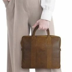 Aanbiedingen 🌟 Hete verkoop 😍 DSTRCT Limited Laptoptas - 14 Inch - Cognac 🎁 😀 -Tassen-Dames Verkoop 310x840