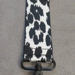 Aanbiedingen 🌟 Hete verkoop 😉 Wondersathome Bag Strap Leopard White - Zwart Metaal - Zwart Wit - Luipaard Print - Tassenriem - Schouderband - Schouderriem Tas - Tassen Riem - Tas Hengsel - Tassen Band - Gitaar Strap - Cameratas Band - Cross Body - Verstelbare Riem - Bag Belt - Handtas Bandje 🧨 🎉 -Tassen-Dames Verkoop 378x840 6