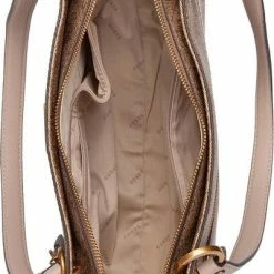 Korting π― Aanbiedingen π Guess Noelle Elite Dames Handtas - Beige - Maat Geen π π 25 Korting π― Aanbiedingen π Guess Noelle Elite Dames Handtas - Beige - Maat Geen π π -Tassen-Dames Verkoop 400x840 4