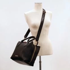 Gloednieuw 🌟 Aanbiedingen ❤️ Valentino Bags Valentino Grote Schoudertas / Crossbody Tas Dames - Leer - Arepa - - Zwart 😀 ⭐ -Tassen-Dames Verkoop 550x523 3