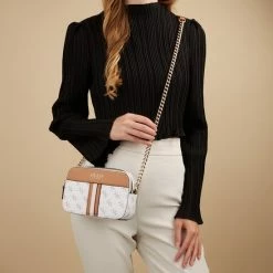 Beste deal π― Top 10 βοΈ Guess Noelle Dames Schoudertas - Wit Multi - Maat Geen π― β 16 Beste deal π― Top 10 βοΈ Guess Noelle Dames Schoudertas - Wit Multi - Maat Geen π― β -Tassen-Dames Verkoop 550x550 384