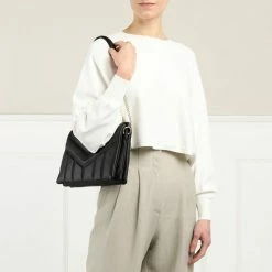 Beste Verkoop 😉 Top 10 ✨ Ted Baker Ayahla Dames Crossbody TasSchoudertas Leer - Zwart 🎉 🔔 -Tassen-Dames Verkoop 550x550 394