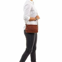 Nieuw 🤩 Beste Pirce ⌛ Burkely Antique Avery Crossbodytas - Cognac 👏 👏 -Tassen-Dames Verkoop 550x550 5