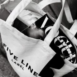 Beste Pirce π Beste Verkoop β FIVE LINE LABEL - Canvas Tas - Grote Shoppers - Biologisch Katoen - Draagtas - Schoudertas - 39 X 42 X 6cm 𧨠π₯ 16 Beste Pirce π Beste Verkoop β FIVE LINE LABEL - Canvas Tas - Grote Shoppers - Biologisch Katoen - Draagtas - Schoudertas - 39 X 42 X 6cm 𧨠π₯ -Tassen-Dames Verkoop 550x550 667