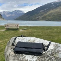 Goedkoop ⌛ Kopen ⌛ Lundholm Schoudertas Dames Top Kwaliteit Leer Zwart - Schoudertasje Dames Klein Zwart Crossbody Tas | Cadeau Voor Vriendin Tip | Scandinavisch Design - Lundholm Myrdal Serie 🔥 🤩 -Tassen-Dames Verkoop 550x550 879