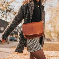 Promo 👍 Beste deal 🌟 GUSTI 'Taylor 9,7"' Schoudertas | 100% Geitenleer | Bruin | Uniseks | Moderne Handtas Met Dat Bepaalde Iets 😍 ⭐ -Tassen-Dames Verkoop 550x550 987