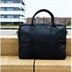 Beste Pirce 🥰 Hete verkoop 🌟 DSTRCT Laptoptas / Werktas / Aktetas - Main Street - Zwart - 15 Inch ❤️ ⭐ -Tassen-Dames Verkoop 550x627 5