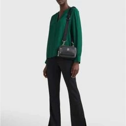 Beste deal ✨ Beste recensies van 😀 Tommy Hilfiger Iconic Dames Crossbody Tas Kunstleer - Zwart 🔥 🤩 -Tassen-Dames Verkoop 550x730 3