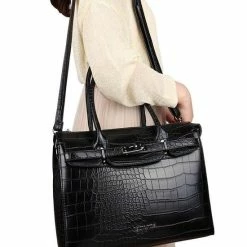 Goedkoop ๐ Aanbiedingen ๐ Wimona Liona 5005 Handtas / Schoudertas - Zwart โ๏ธ โญ 19 Goedkoop ๐ Aanbiedingen ๐ Wimona Liona 5005 Handtas / Schoudertas - Zwart โ๏ธ โญ -Tassen-Dames Verkoop 550x786 4