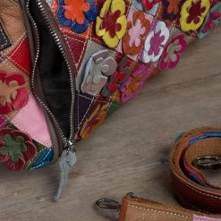 Goedkoop ❤️ Korting 🤩 Boho Ibiza Schoudertas Van Patchwork Gekleurde Stukjes Leer Model " Ebysos " By Viabologna.nl ⌛ 🌟 -Tassen-Dames Verkoop 550x839 10